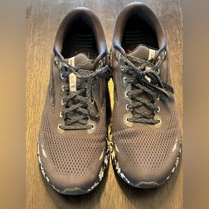 Men’s Brooks Ghost 15 running shoes. Size 14